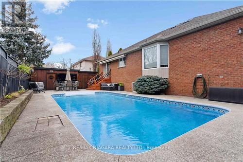 16 Burnham Court, Grimsby, ON - Outdoor With In Ground Pool