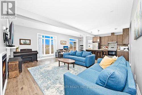 1455 Berkshire Drive, Kingston, ON - Indoor Photo Showing Living Room