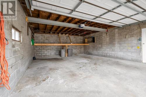 160 Welland Avenue, St. Catharines, ON - Indoor Photo Showing Garage