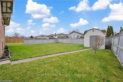 7853 Alfred Street, Niagara Falls, ON - Outdoor With Backyard