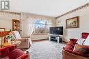 7853 Alfred Street, Niagara Falls, ON  - Indoor Photo Showing Living Room 