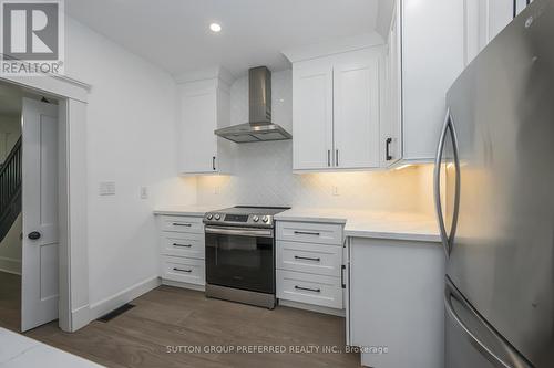 929 Colborne Street, London, ON - Indoor Photo Showing Kitchen With Upgraded Kitchen