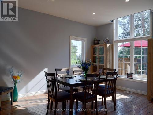 1 Kirbys Way, Huntsville, ON - Indoor Photo Showing Dining Room