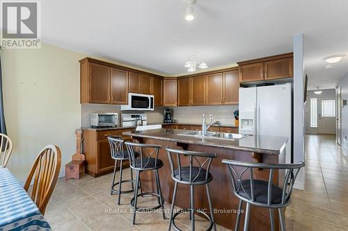 4867 John Street, Lincoln, ON - Indoor Photo Showing Kitchen With Double Sink