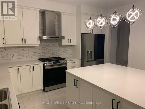 24 Chambery Street, Bracebridge, ON - Indoor Photo Showing Kitchen