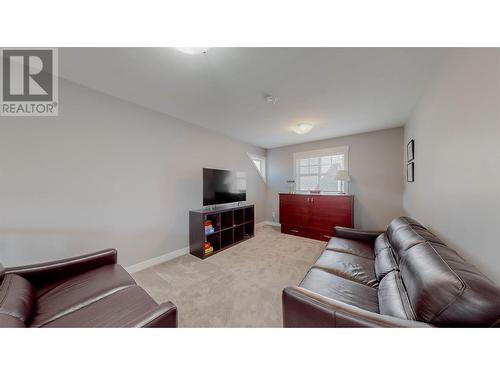 2450 Radio Tower Road Unit# 13, Oliver, BC - Indoor Photo Showing Living Room