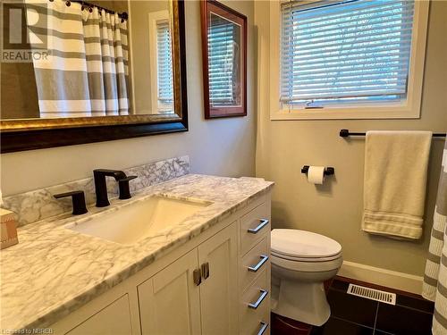 225 Parsons Avenue, North Bay, ON - Indoor Photo Showing Bathroom