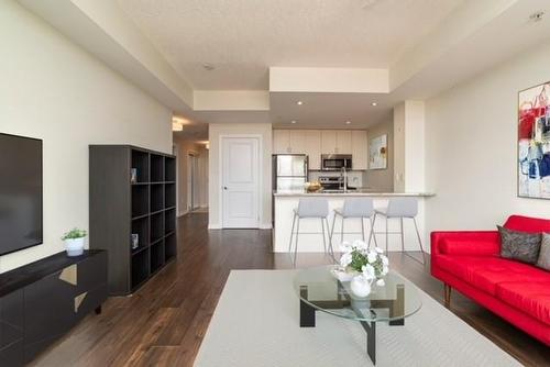 Virtually Staged - 427 Aberdeen Avenue|Unit #104, Hamilton, ON - Indoor Photo Showing Living Room