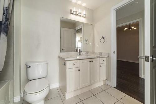 427 Aberdeen Avenue|Unit #104, Hamilton, ON - Indoor Photo Showing Bathroom