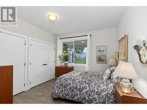 302 Upper Canyon Drive, Kelowna, BC - Indoor Photo Showing Bedroom