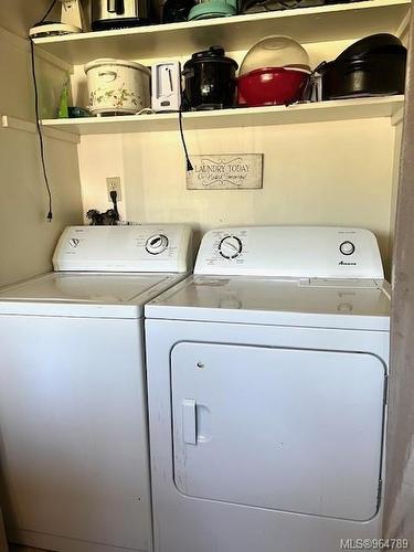 15-285 Harewood Rd, Nanaimo, BC - Indoor Photo Showing Laundry Room