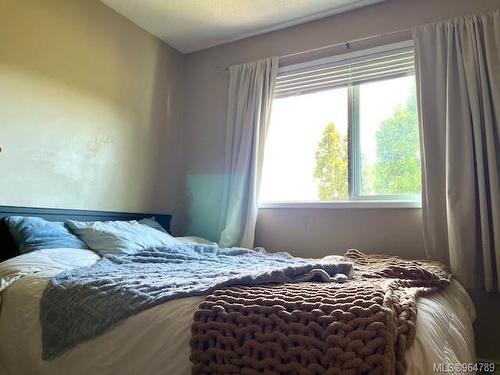 15-285 Harewood Rd, Nanaimo, BC - Indoor Photo Showing Bedroom