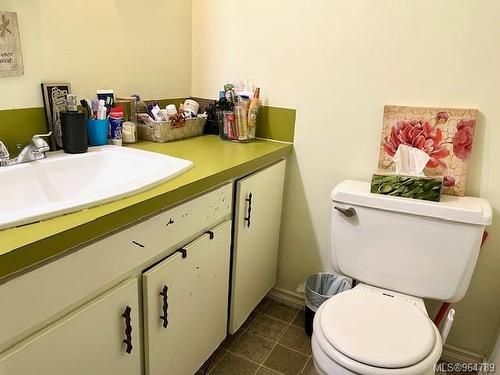 15-285 Harewood Rd, Nanaimo, BC - Indoor Photo Showing Bathroom