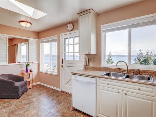 2452 Cardena Cres, Port Mcneill, BC - Indoor Photo Showing Kitchen With Double Sink