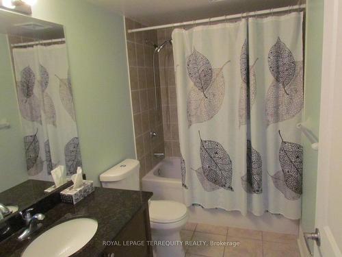234-701 Sheppard Ave E, Toronto, ON - Indoor Photo Showing Bathroom