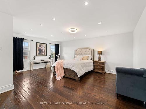 4 Kittredge Crt, Richmond Hill, ON - Indoor Photo Showing Bedroom