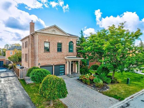 4 Kittredge Crt, Richmond Hill, ON - Outdoor With In Ground Pool With View