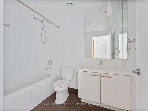 2903-5 Valhalla Inn Rd, Toronto, ON - Indoor Photo Showing Bathroom