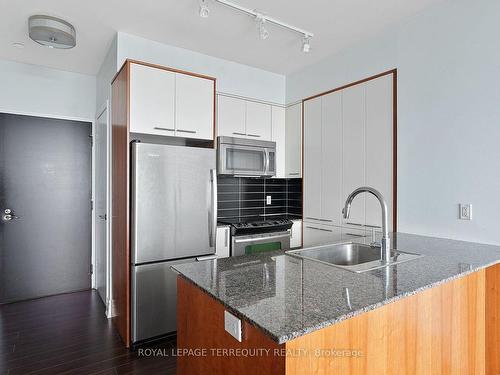 2903-5 Valhalla Inn Rd, Toronto, ON - Indoor Photo Showing Kitchen With Upgraded Kitchen