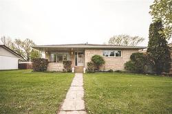 710 Leila AVE  Winnipeg, MB R2V 1M6