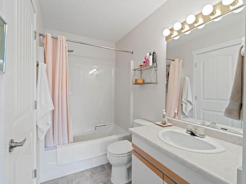 60-2020 Robson Place, Kamloops, BC - Indoor Photo Showing Bathroom