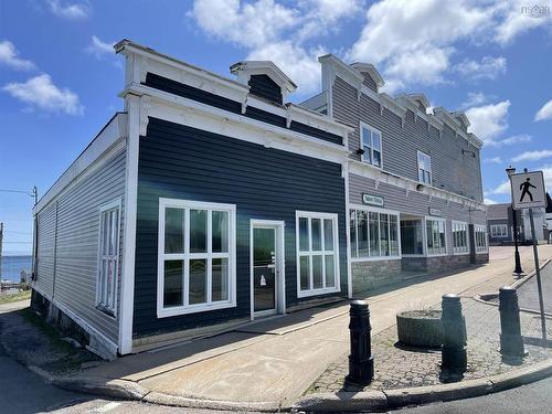 7531 Main Street, Louisbourg, NS 