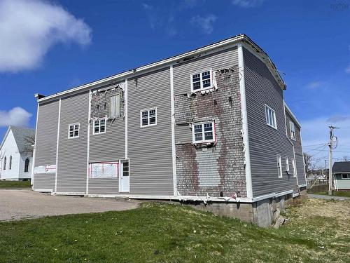 7531 Main Street, Louisbourg, NS 