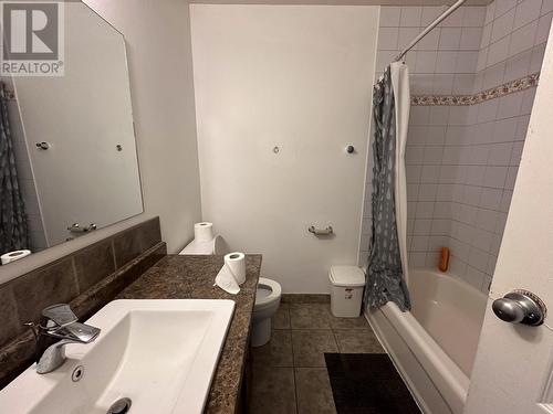 2220-2226 Upland Street, Prince George, BC - Indoor Photo Showing Bathroom