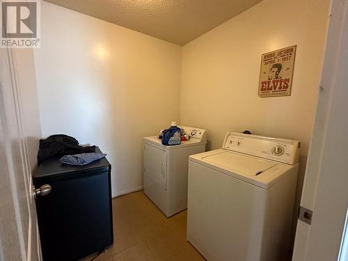 2220-2226 Upland Street, Prince George, BC - Indoor Photo Showing Laundry Room