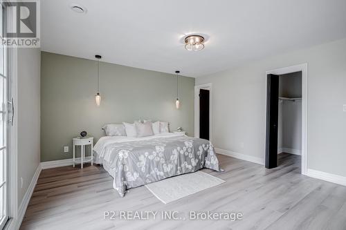 8148 Niven Street, Niagara Falls, ON - Indoor Photo Showing Bedroom