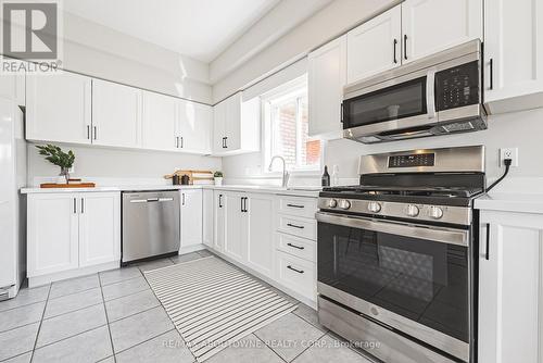 2268 Greenway Terrace, Burlington, ON - Indoor Photo Showing Kitchen
