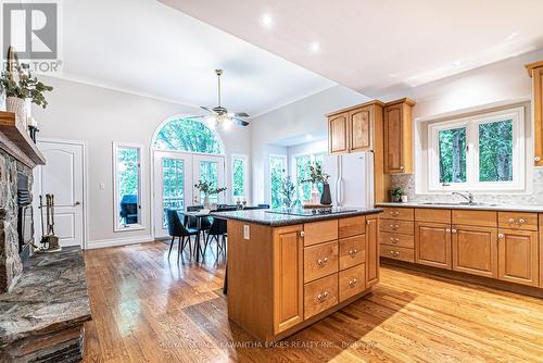 24 South Fork Drive, Kawartha Lakes, ON - Indoor Photo Showing Kitchen