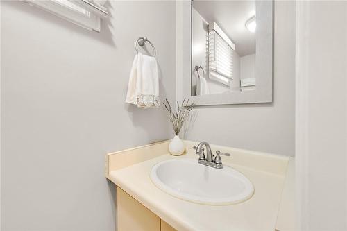 1339 Hazel Mccleary Drive, Oakville, ON - Indoor Photo Showing Bathroom