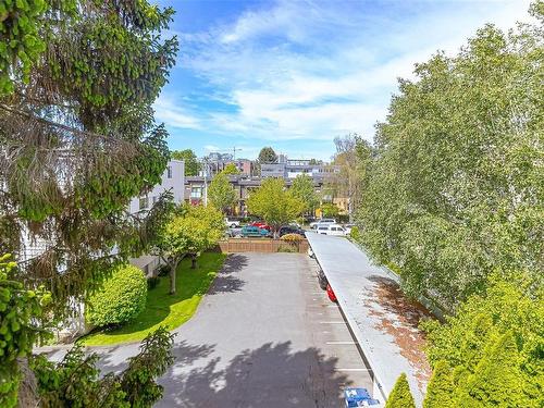 408-1012 Collinson St, Victoria, BC - Outdoor With View