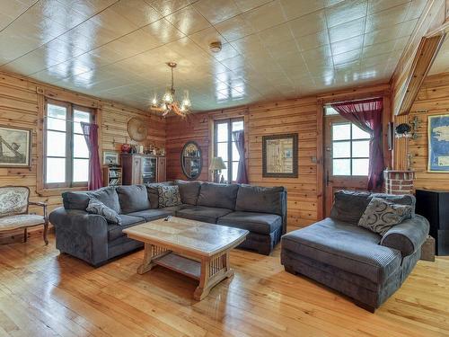 Salon - 1741  - 1743 Rue Notre-Dame, Saint-Sulpice, QC - Indoor Photo Showing Living Room