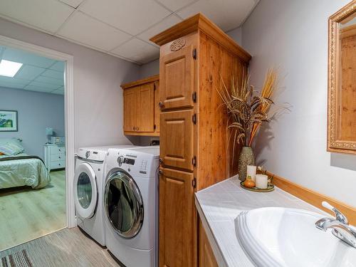 Salle de bains - 1166 Rue Des Potentilles, Québec (La Haute-Saint-Charles), QC - Indoor Photo Showing Laundry Room
