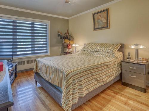 Master bedroom - 5 Rue De L'Anse-Bleue, Laval (Laval-Des-Rapides), QC - Indoor Photo Showing Bedroom