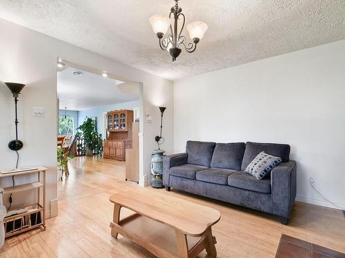 Salon - 3018 Rg St-Martin, Sainte-Élisabeth, QC - Indoor Photo Showing Living Room