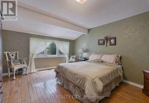 4095 Barbican Drive, Mississauga, ON - Indoor Photo Showing Bedroom