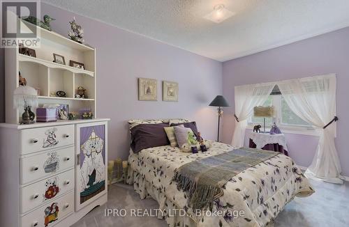 4095 Barbican Drive, Mississauga, ON - Indoor Photo Showing Bedroom