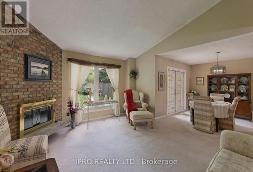 4095 Barbican Drive, Mississauga, ON - Indoor Photo Showing Living Room With Fireplace