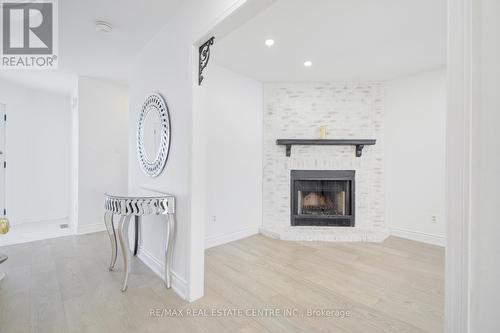 6413 Warbler Lane, Mississauga, ON - Indoor Photo Showing Living Room With Fireplace
