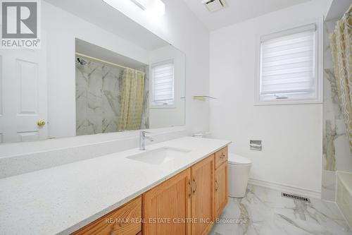 6413 Warbler Lane, Mississauga, ON - Indoor Photo Showing Bathroom