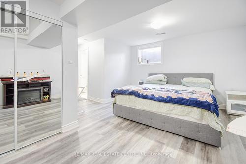 6413 Warbler Lane, Mississauga, ON - Indoor Photo Showing Bedroom