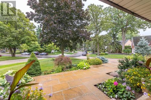 2123 Kawartha Crescent, Mississauga, ON - Outdoor With In Ground Pool