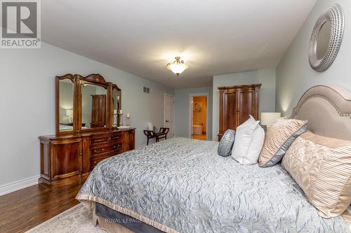 2123 Kawartha Crescent, Mississauga, ON - Indoor Photo Showing Bedroom