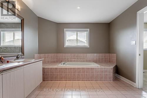 48 Stoneheath Crescent, Markham, ON - Indoor Photo Showing Bathroom
