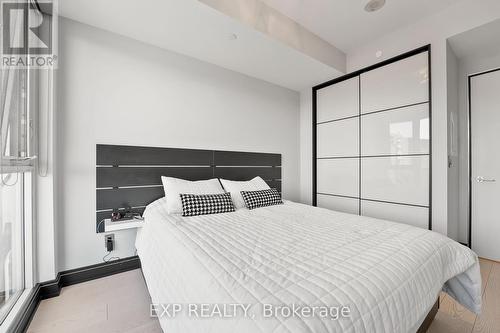 538 - 9471 Yonge Street, Richmond Hill, ON - Indoor Photo Showing Bedroom