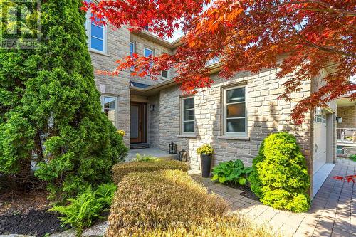 111 Oak Avenue, Richmond Hill, ON - Outdoor With Exterior