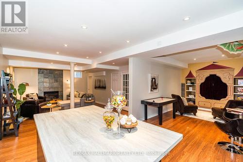 111 Oak Avenue, Richmond Hill, ON - Indoor With Fireplace
